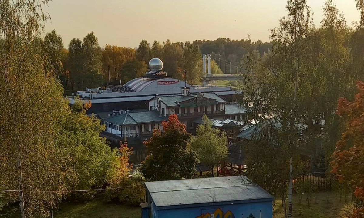 В Ярославле пытаются узаконить работу плавучего клуба «Мёд» В Ярославле пытаются узаконить работу плавучего клуба «Мёд»