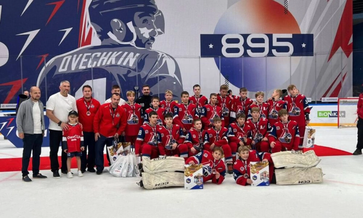 Локомотив 2013 завоевал бронзу Кубка Овечкина Локомотив 2013 завоевал бронзу Кубка Овечкина