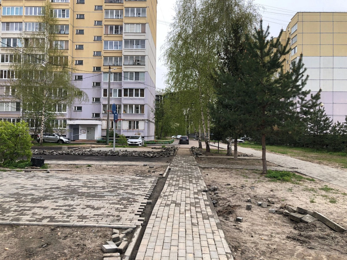Благоустройство дворов в Ярославле: ход работ и новые детские площадки Благоустройство дворов в Ярославле: ход работ и новые детские площадки