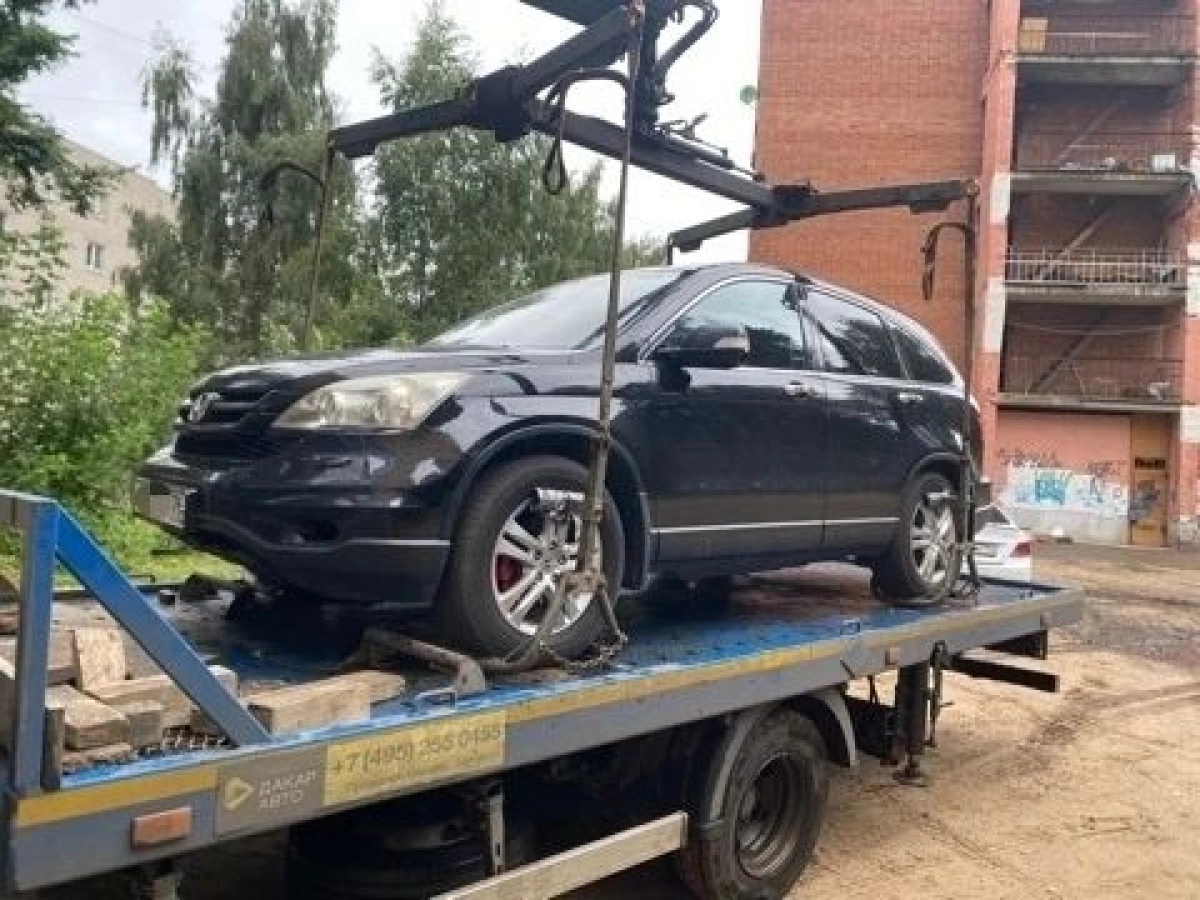 Ярославна из-за долгов лишилась своего кроссовера HONDA CR-V Ярославна из-за долгов лишилась своего кроссовера HONDA CR-V