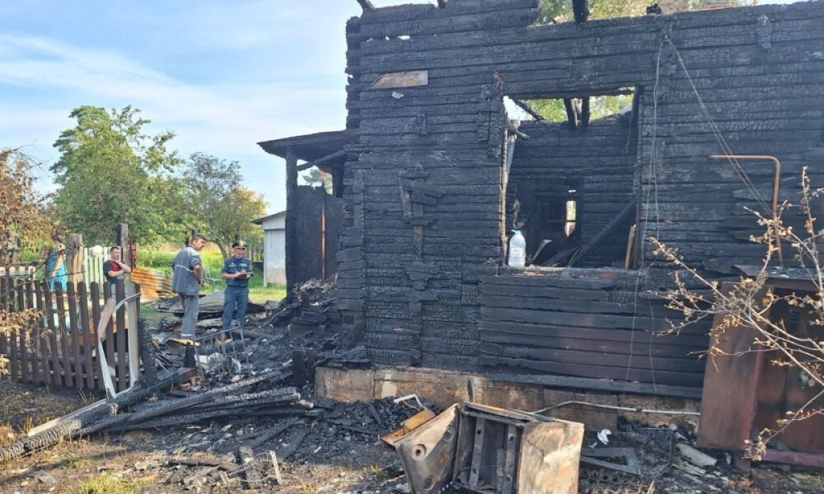 Пожар в Ярославской области: погибли дедушка и 9-летний внук Пожар в Ярославской области: погибли дедушка и 9-летний внук