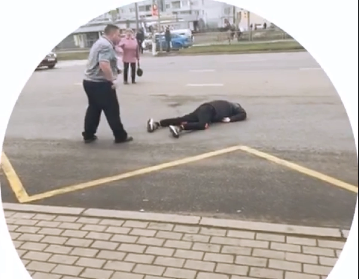 «Водитель «Яавтобуса» отправил в нокаут»: минтранс изучает шокирующее видео «Водитель «Яавтобуса» отправил в нокаут»: минтранс изучает шокирующее видео