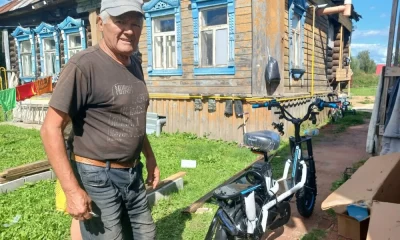 В Ярославской области дворнику вручили электровелосипед