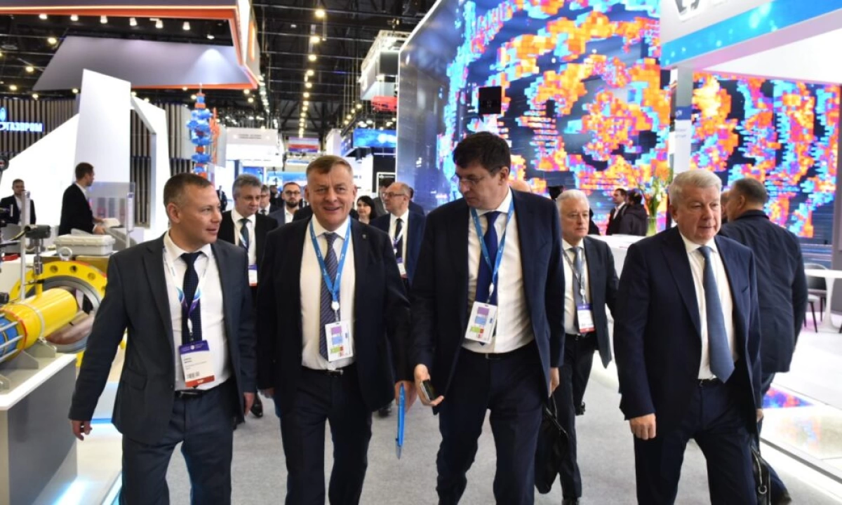 Михаил Евраев провел рабочие встречи на XIV Петербургском международном газовом форуме Михаил Евраев провел рабочие встречи на XIV Петербургском международном газовом форуме