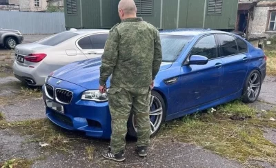 Конфискованный у ярославского дрифтера BMW М5 передали на нужды фронта