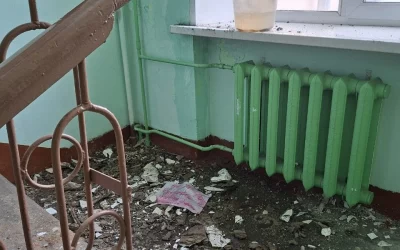 В Ярославле прокуратура проверила обрушение штукатурки в подъезде