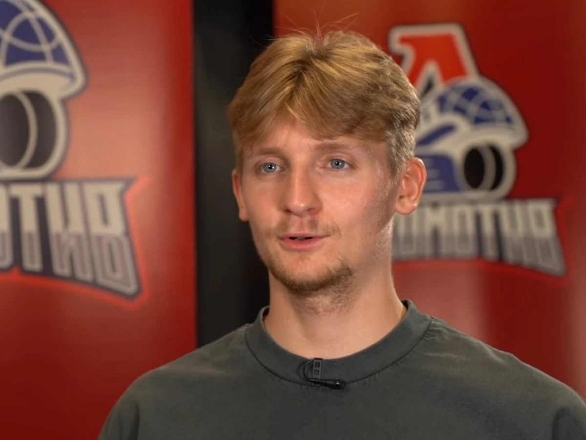 Лучший вратарь КХЛ продлил контракт с &laquo;Локомотивом&raquo;