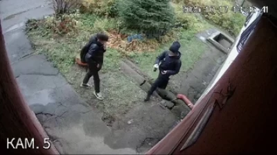 В Ярославле родители отправили малолетних вандалов отмывать фасад