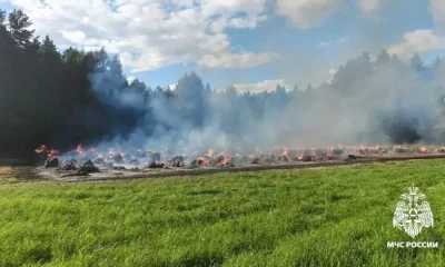 Рулоны сена вспыхнули сразу в двух округах Ярославской области