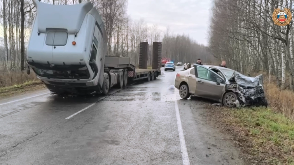 В Рыбинском районе водитель «Пежо» погиб в столкновении с грузовиком В Рыбинском районе водитель «Пежо» погиб в столкновении с грузовиком