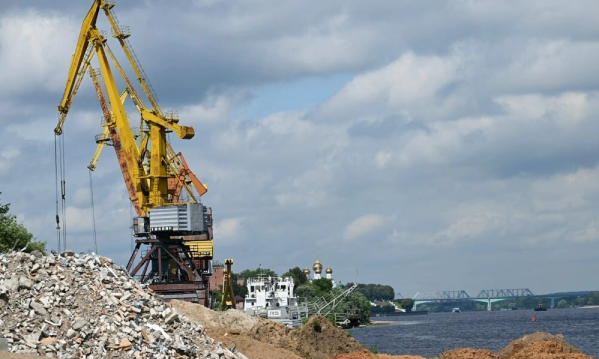В Ярославле к устройству русловых опор моста через Волгу приступят в августе В Ярославле к устройству русловых опор моста через Волгу приступят в августе