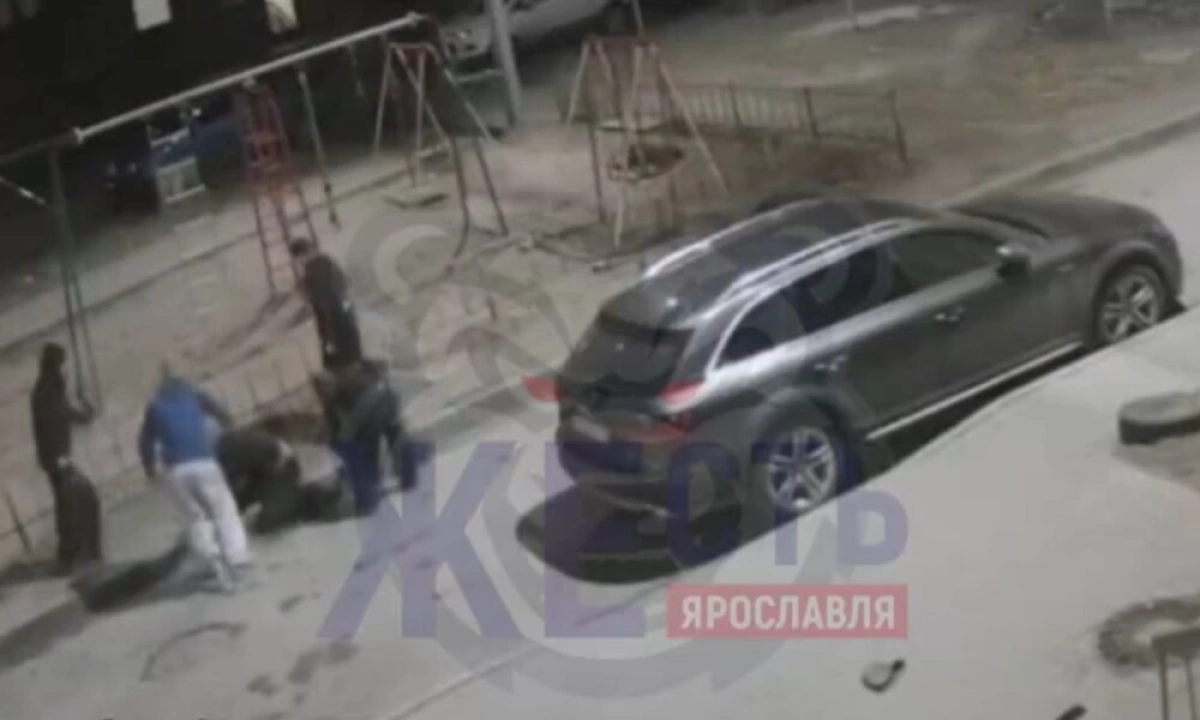В Ярославле полиция нашла молодых людей, жестоко избивших прохожего