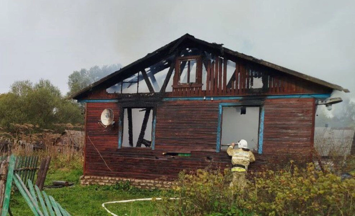 В Ярославской области в сгоревшем доме погиб пенсионер В Ярославской области в сгоревшем доме погиб пенсионер