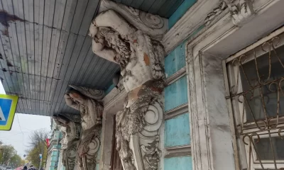 Ярославцы сообщают о свободном доступе в дом с атлантами