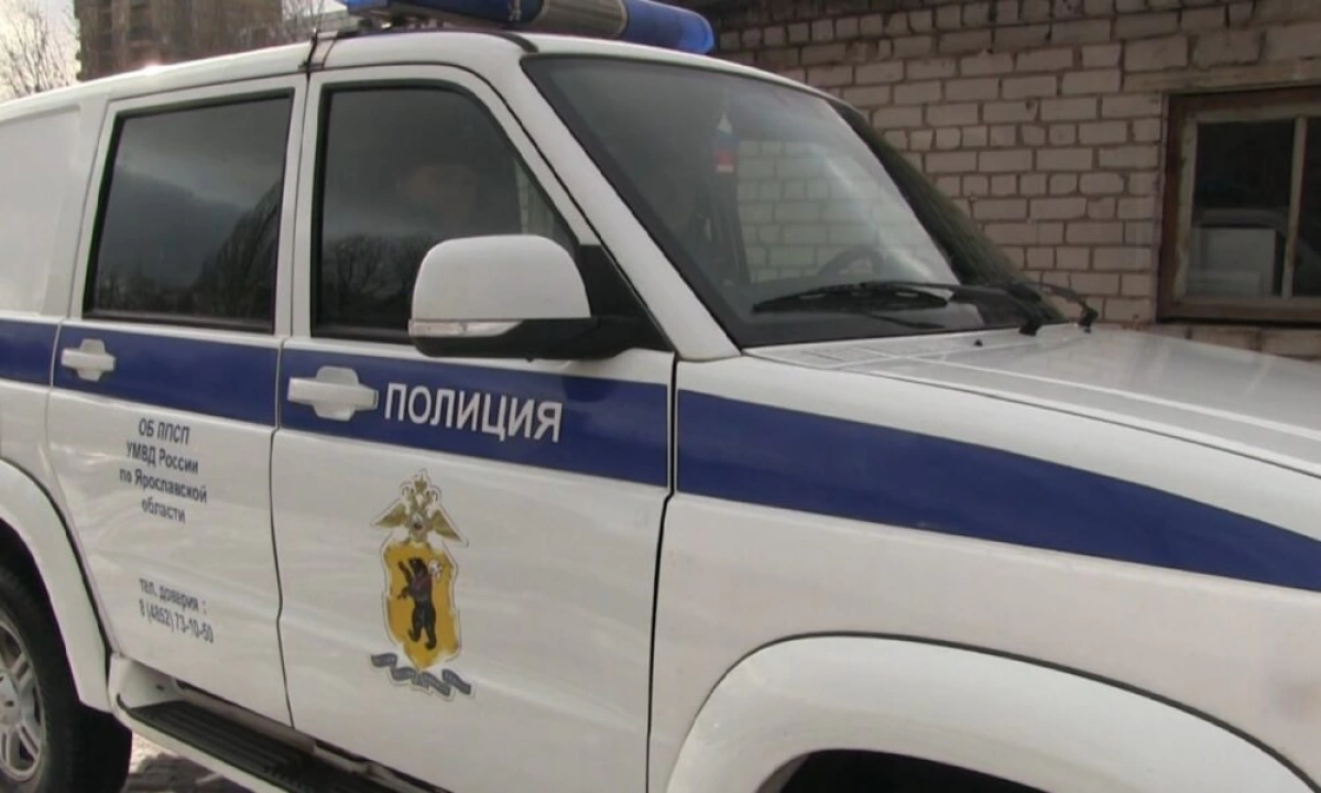 В заволжских гаражах обнаружен облитый горючей жидкостью мужчина со спичками В заволжских гаражах обнаружен облитый горючей жидкостью мужчина со спичками