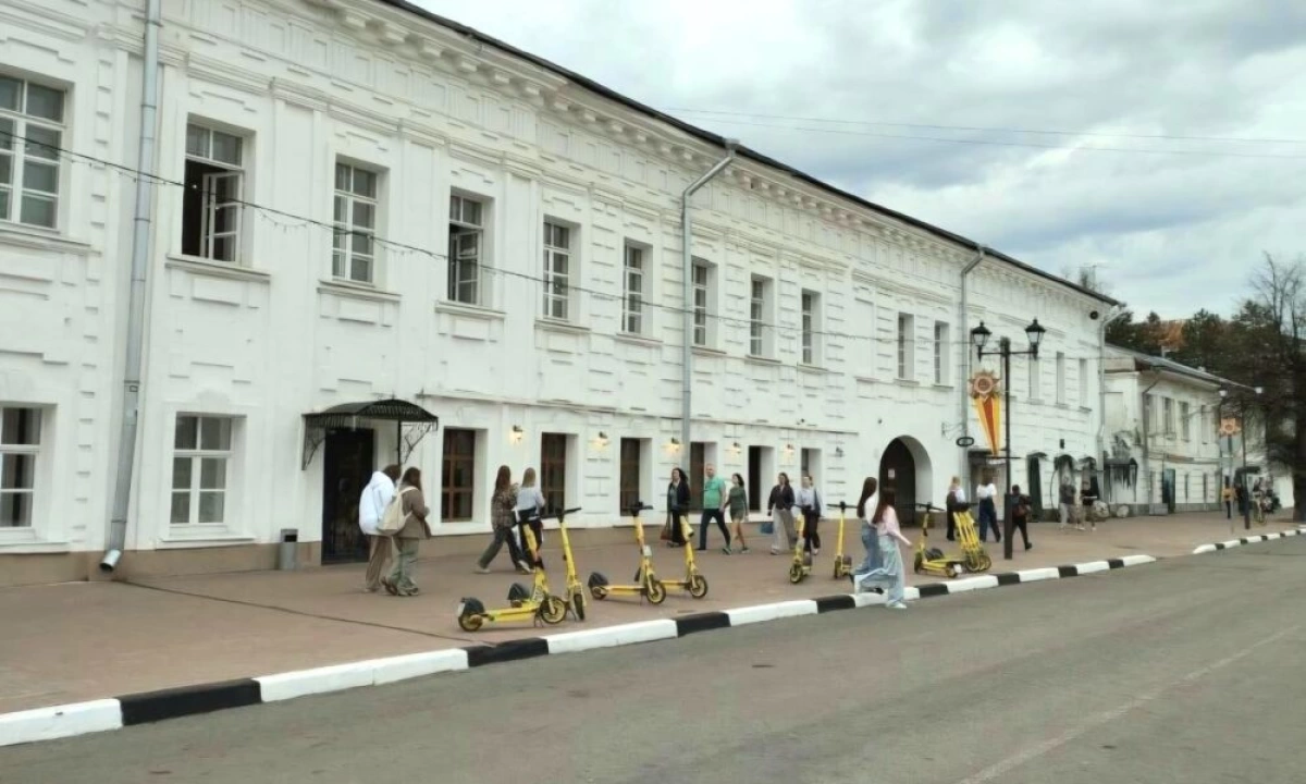 В центре Ярославля на фасаде исторического здания будут показывать световые спектакли В центре Ярославля на фасаде исторического здания будут показывать световые спектакли