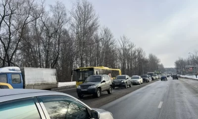 В Ярославле встало движение на выезде из Заволжского района