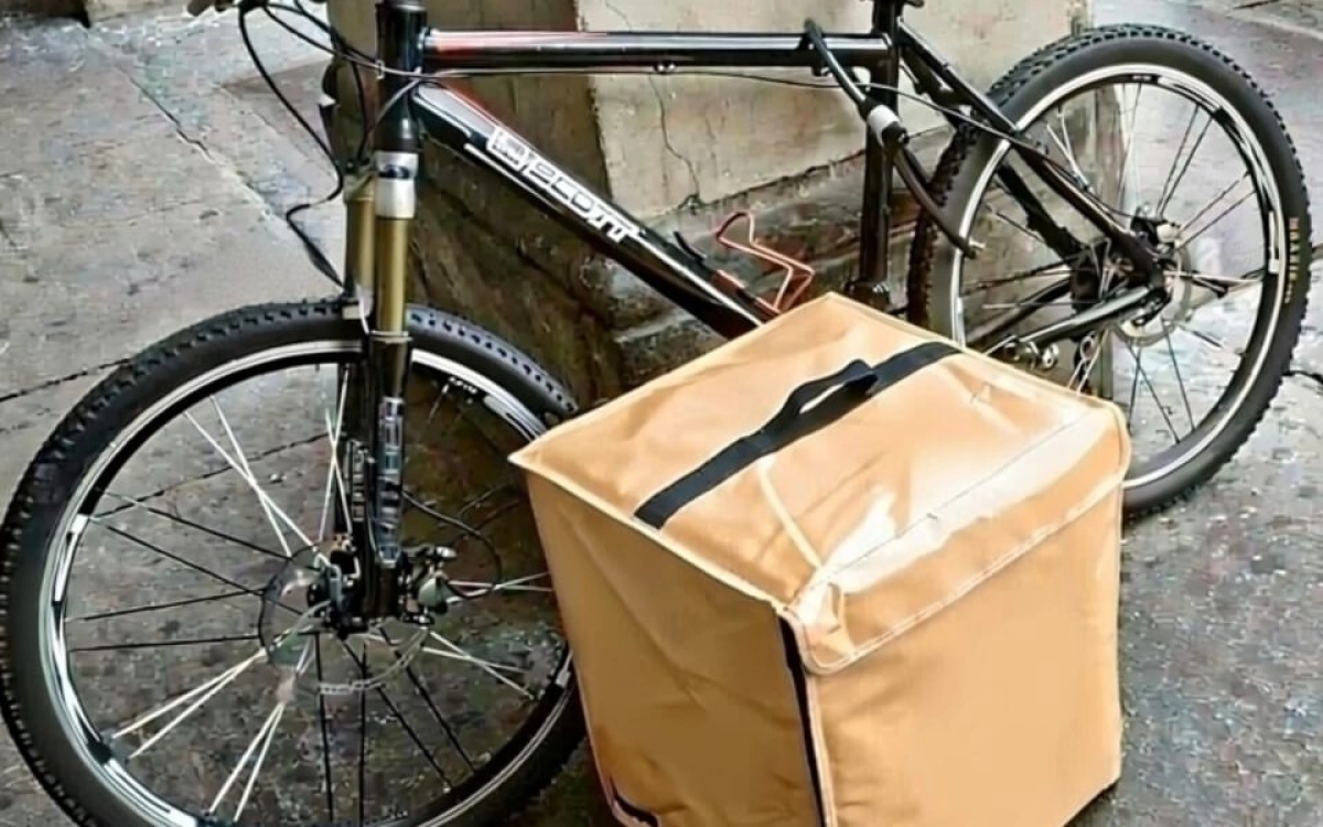 В Ярославле у доставщика еды украли велосипед и сумку