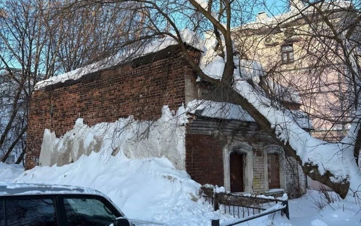 В Ярославле суд изъял у нерадивого хозяина флигель усадьбы на Волжской набережной