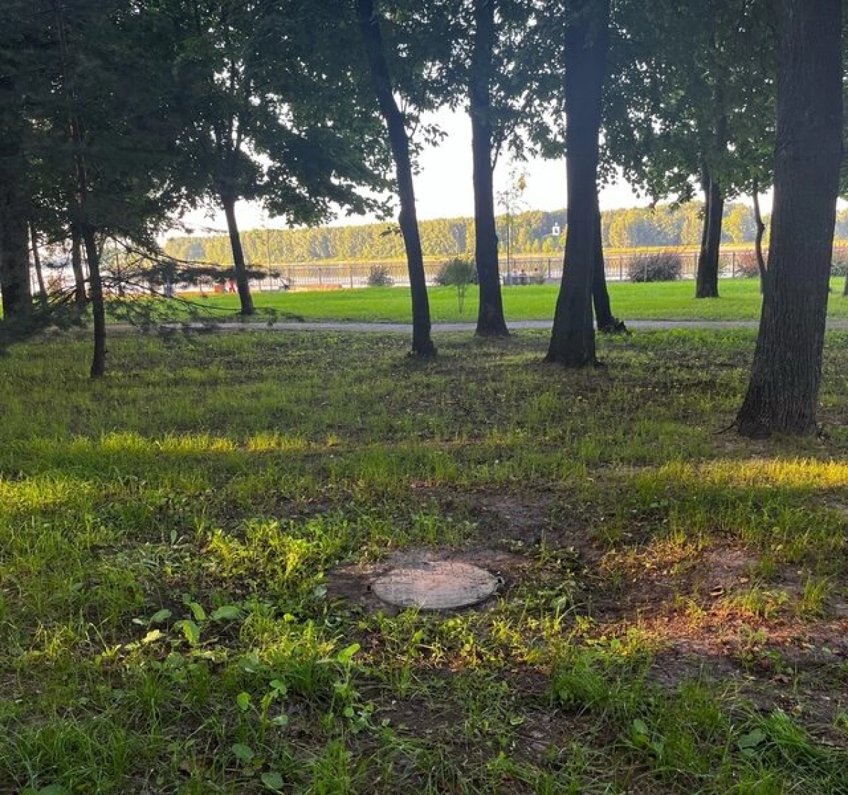 Ребенок провалился в люк в Рыбинске: суд обязал администрацию выплатить компенсацию Ребенок провалился в люк в Рыбинске: суд обязал администрацию выплатить компенсацию