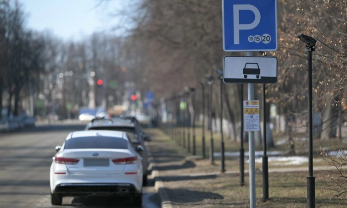 Парковка в Ярославле в ночное время стала бесплатной