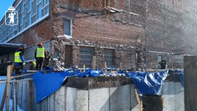 В Ярославле рабочие приступают к фасадам и витражам бассейна &laquo;Лазурный&raquo;