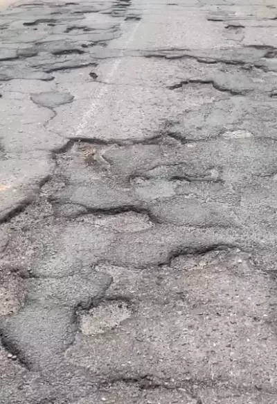 Дорога между Архипово и Клинцево превратилась в "лунную поверхность"