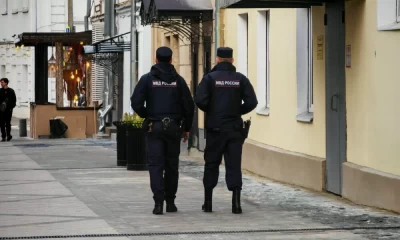 В Ярославле бдительная соседка помогла полиции задержать курьера мошенников