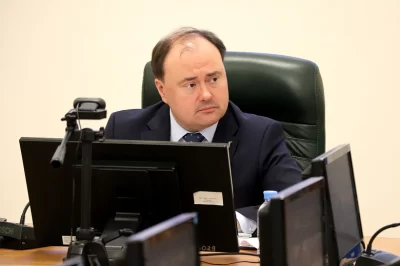 &laquo;Никаких бахил&raquo;: мэр Ярославля отчитал подчиненных за инцидент в школе