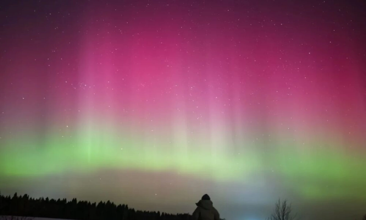 Магнитная буря подарила ярославцам удивительное по красоте северное сияние