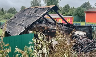 В Ярославской области молния уничтожила хозпостройку