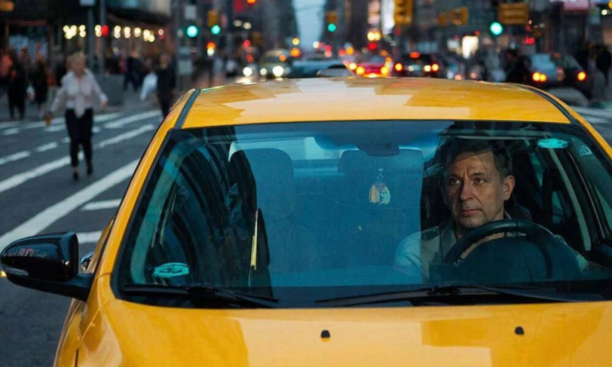 Ярославский таксист похитил у подвыпившего клиента 385 тысяч рублей Ярославский таксист похитил у подвыпившего клиента 385 тысяч рублей