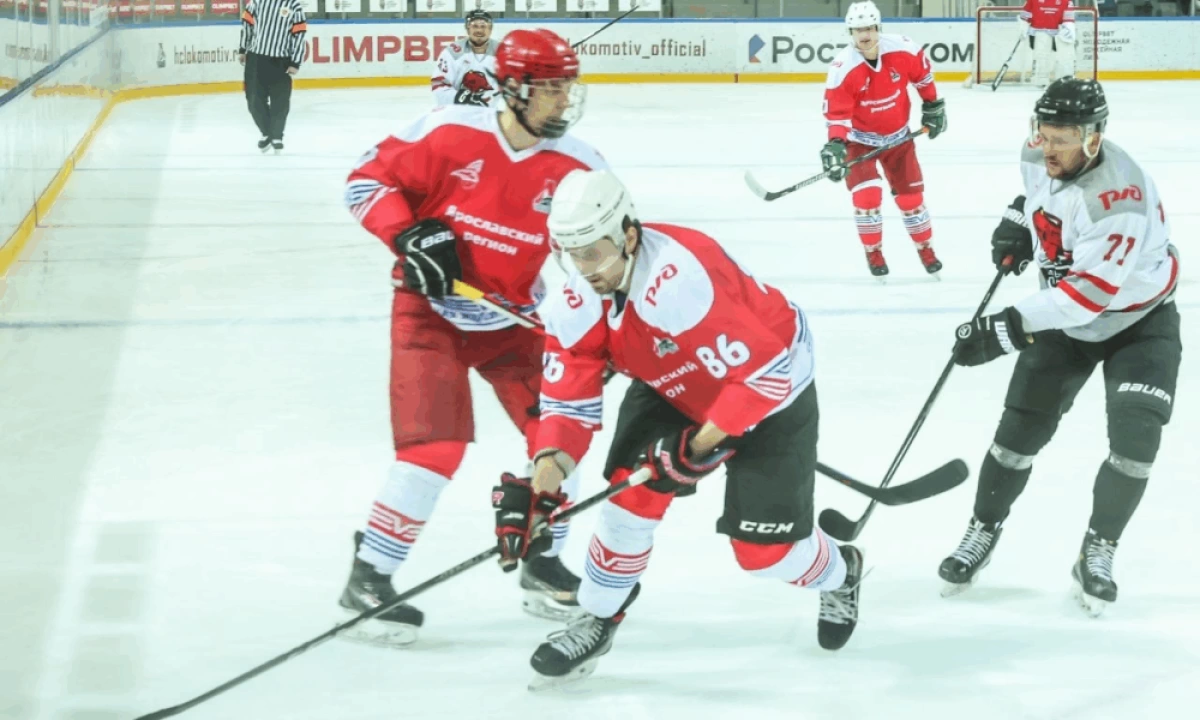 XI Кубок начальника Северной железной дороги по хоккею стартовал в Ярославле