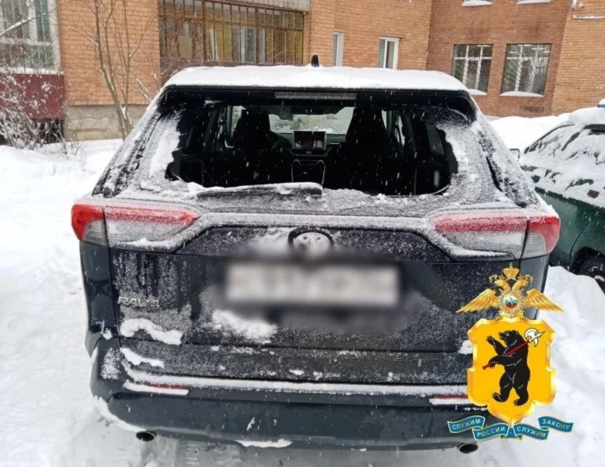 Рыбинец разгромил чужую иномарку из-за надоедливого звука сигнализации