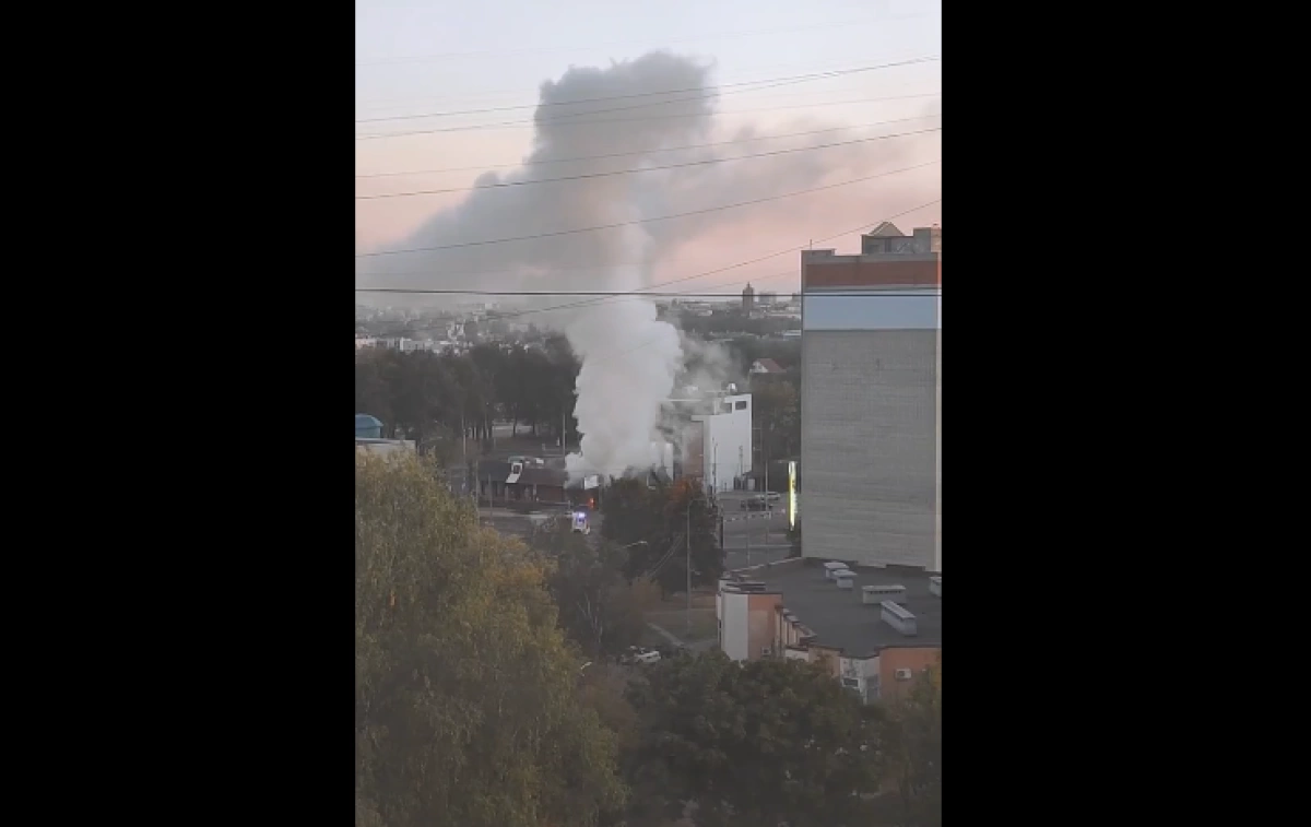 В Ярославле горел бывший «Макдональдс» В Ярославле горел бывший «Макдональдс»