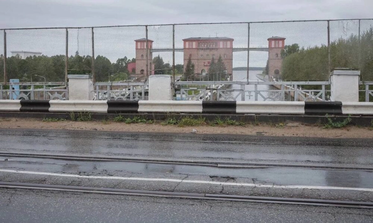 В Рыбинске закрывают дамбу на месяц для ремонта моста В Рыбинске закрывают дамбу на месяц для ремонта моста