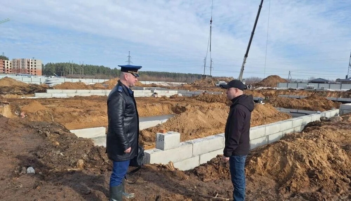 Прокуратура проверила строительство школы в поселке Красный Бор Прокуратура проверила строительство школы в поселке Красный Бор