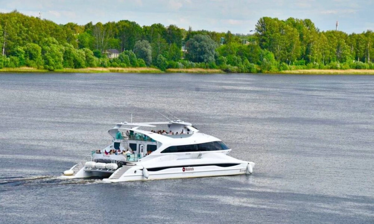 Новый речной маршрут связал Ярославль и Толгский монастырь Новый речной маршрут связал Ярославль и Толгский монастырь