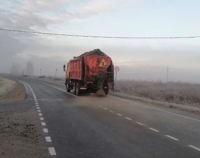 В Ярославской области начали противогололедную обработку дорог