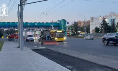 В Ярославле на Московском проспекте снимают асфальт
