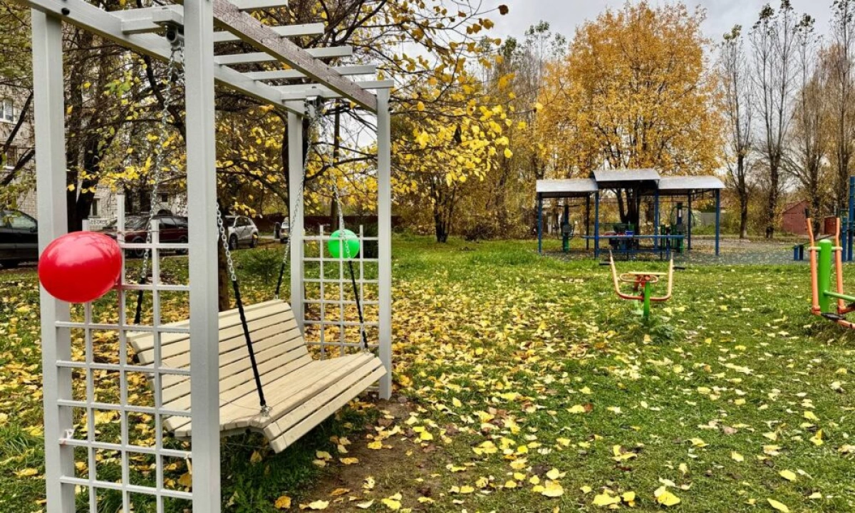 Ярославский моторный завод вносит вклад в благоустройство городских дворов