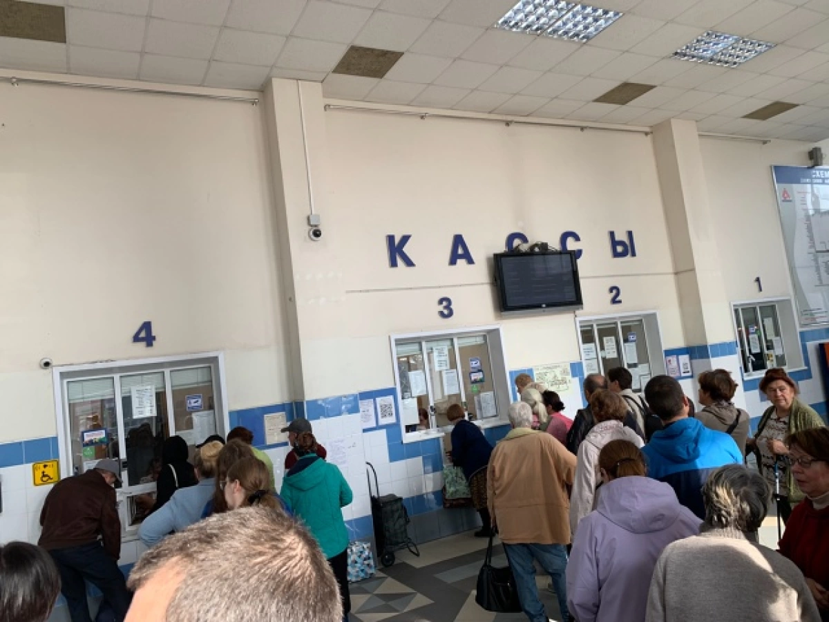 На Ярославском автовокзале критическая ситуация с очередями в выходные На Ярославском автовокзале критическая ситуация с очередями в выходные