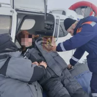 Со льда Рыбинского водохранилища спасли сломавшего ногу рыбака