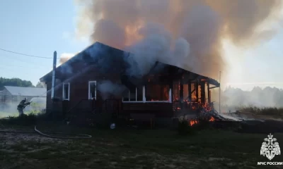 Пожар уничтожил дом в селе Малые Соли, пострадал подросток
