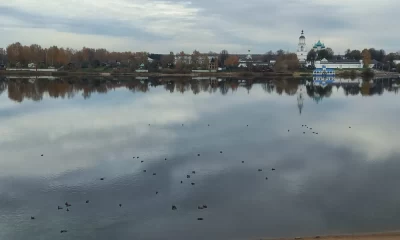 Родные просят помощи ярославцев в поиске переплывавшего Волгу мужчины