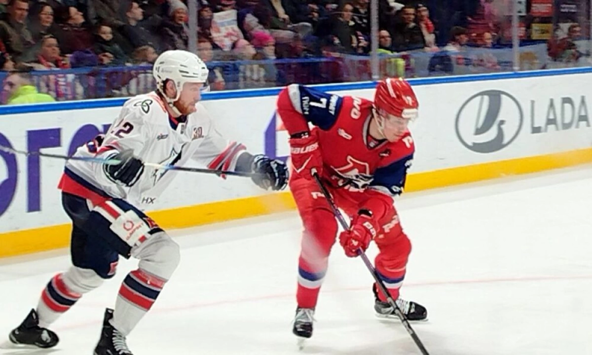 Седьмой &laquo;сухарь&raquo; Исаева помог &laquo;Локомотиву&raquo; обыграть &laquo;Нефтехимик&raquo;