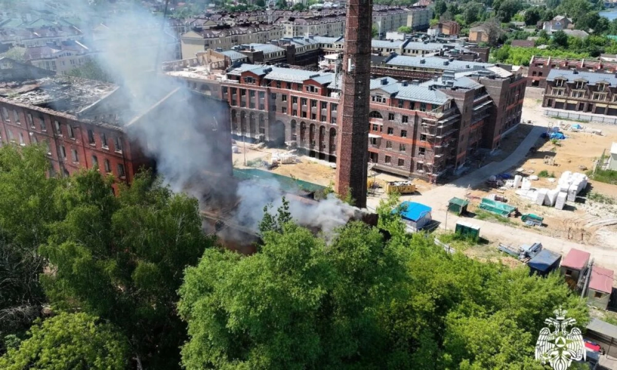 В Ярославле вновь горела бывшая паровая мельница В Ярославле вновь горела бывшая паровая мельница