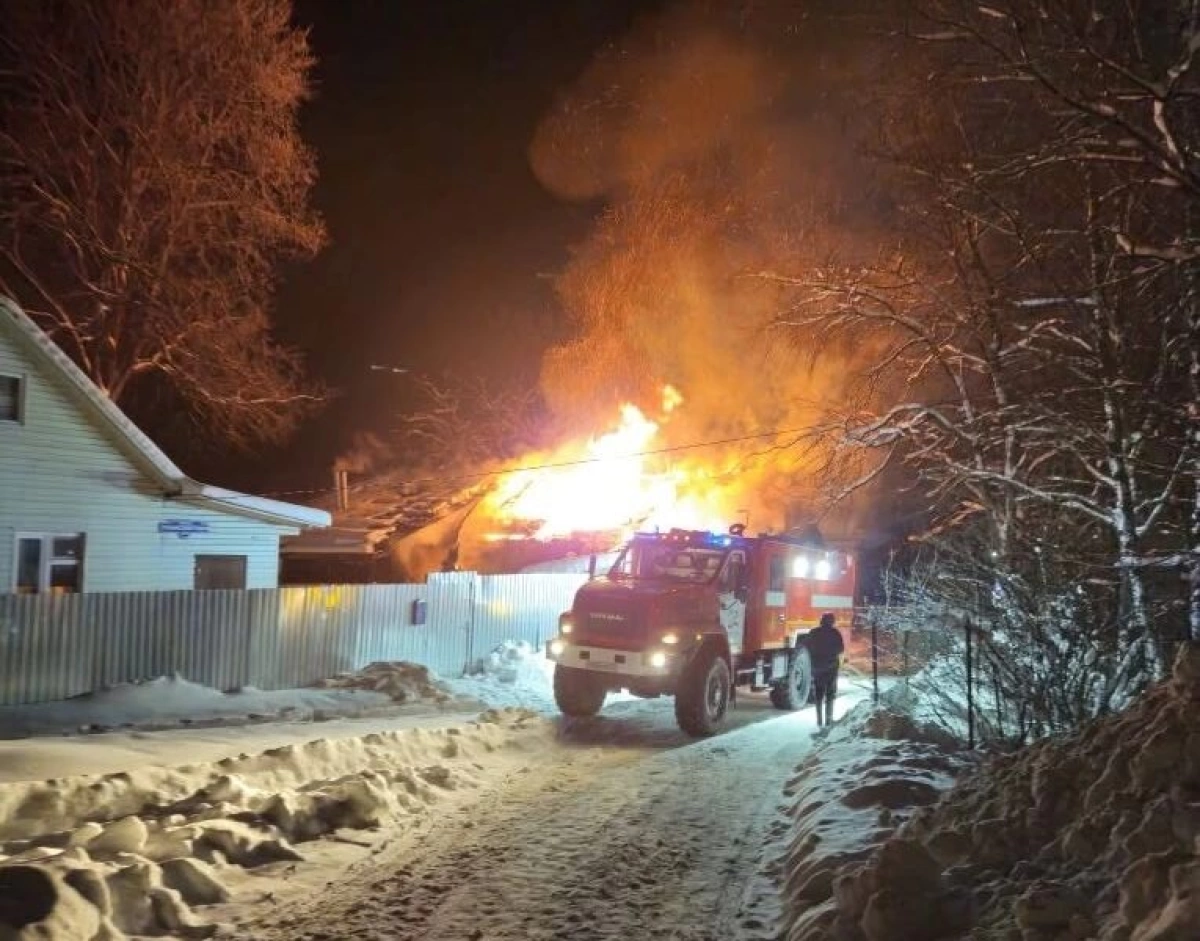 Страшный пожар в ярославском поселке оставил людей без крова