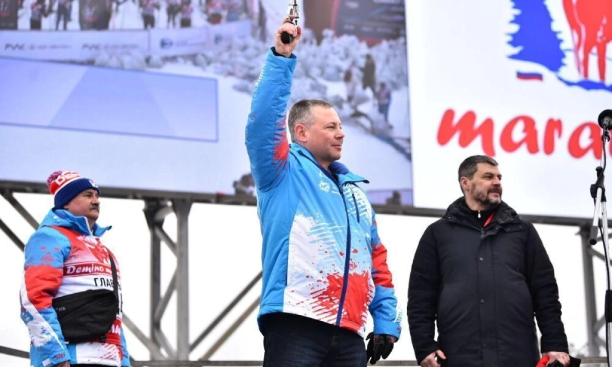 Михаил Евраев дал старт главной гонке XIX Ростех Деминского лыжного марафона