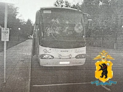 В центре Ярославля пьяный дебошир разбил стекла туристического автобуса